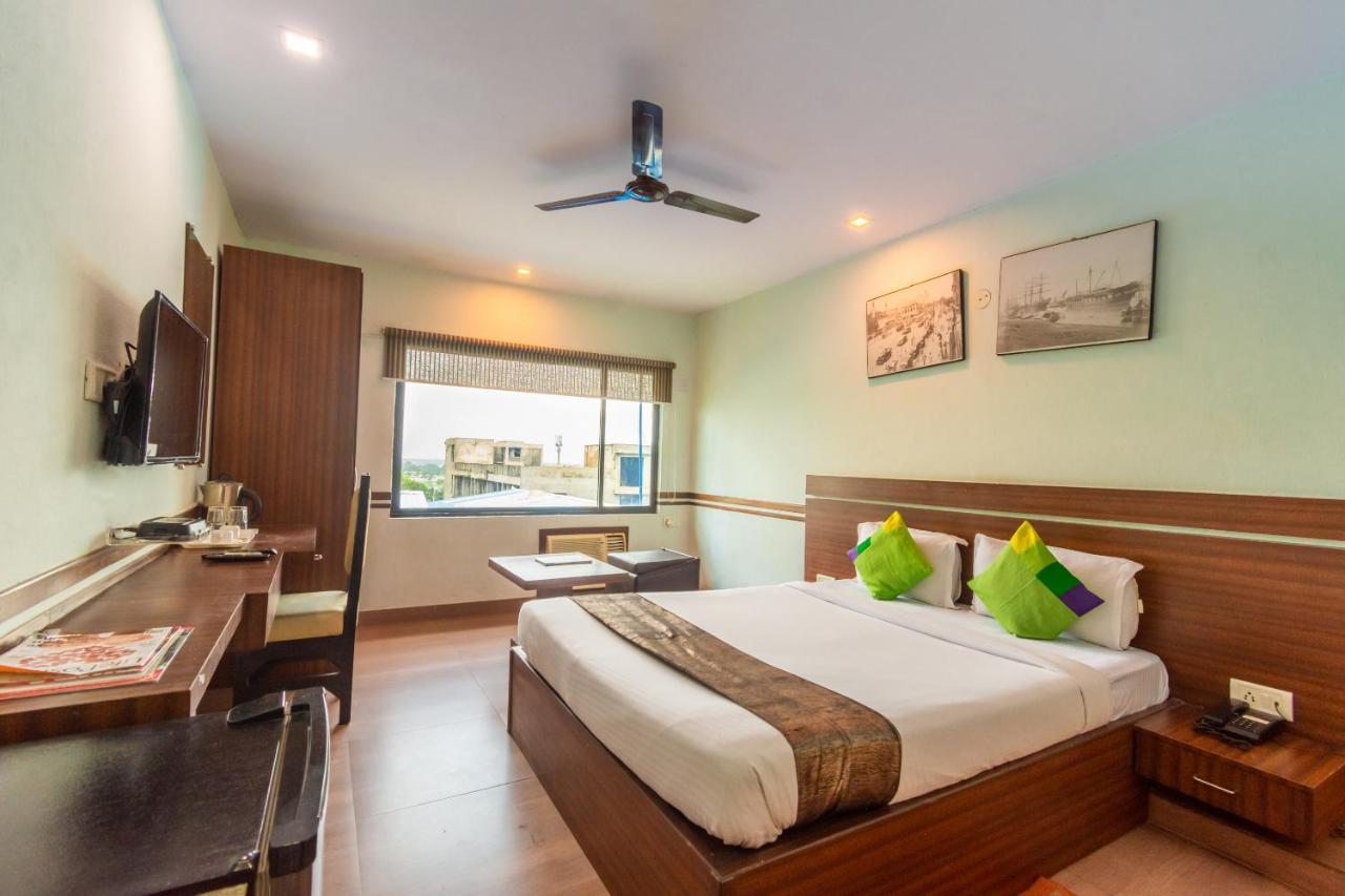 Opiam B&B A Business Hotel Колката Екстер'єр фото